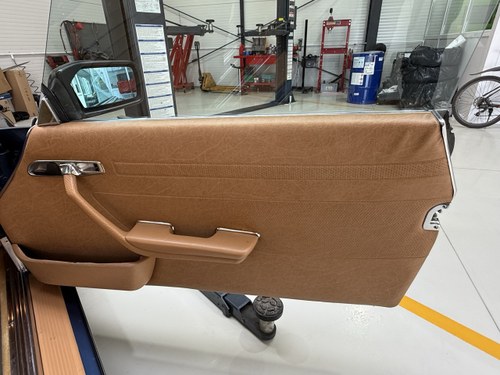 1984 Mercedes-Benz R107 500SL Te koop (foto 67 van 269)