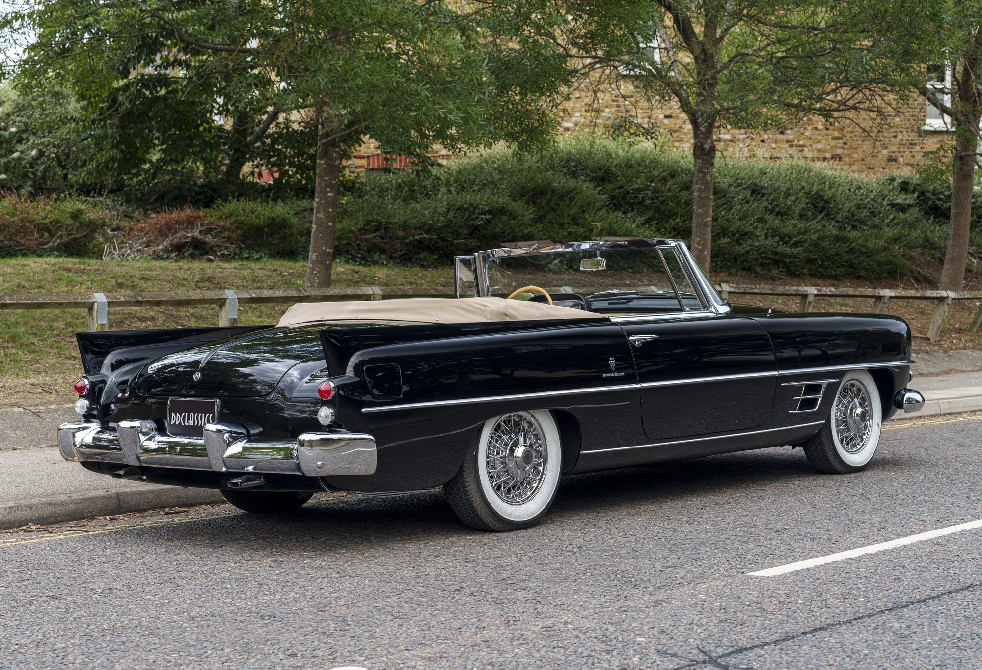 Dual-Ghia Convertible (LHD), foto 3