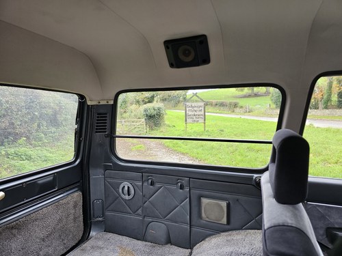 1990 Toyota Land Cruiser HJ60 4L 12H-T Turbo Diesel VX High Roof In vendita (immagine 61 di 196)