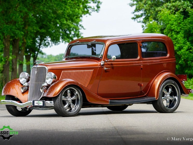 1933 Ford Tudor V8 Restomod