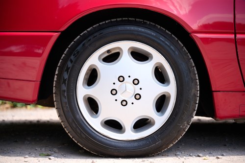 1993 Mercedes-Benz SL320 R129 For Sale (picture 25 of 176)