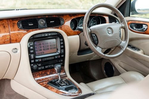 2005 Jaguar XJ8 (X308) For Sale (picture 28 of 142)