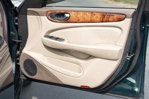 2005 Jaguar XJ8 (X308) For Sale (picture 59 of 142)