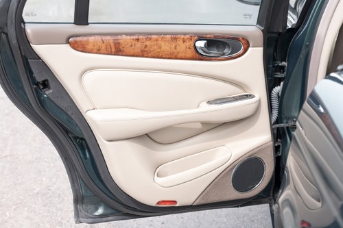 2005 Jaguar XJ8 (X308) For Sale (picture 71 of 142)