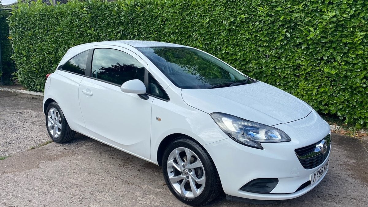 2018 Vauxhall Corsa White Manual 5 Speed Right Hand Drive In United 2018-vauxhall-corsa-white-manual-5-speed-right-hand-drive-in-united