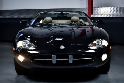 2002 Jaguar XK8 Convertible 4,0L V8 à venda (imagem 4 de 107)