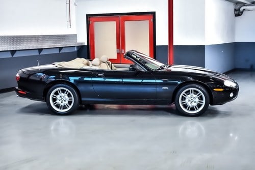 2002 Jaguar XK8 Convertible 4,0L V8 à venda (imagem 15 de 107)