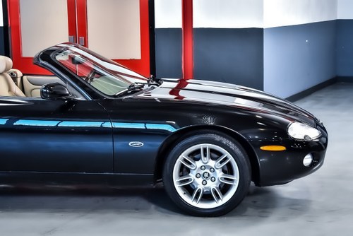 2002 Jaguar XK8 Convertible 4,0L V8 à venda (imagem 73 de 107)
