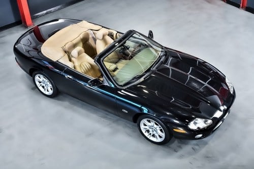 2002 Jaguar XK8 Convertible 4,0L V8 à venda (imagem 83 de 107)