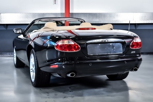 2002 Jaguar XK8 Convertible 4,0L V8 à venda (imagem 19 de 107)