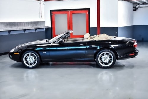 2002 Jaguar XK8 Convertible 4,0L V8 à venda (imagem 24 de 107)