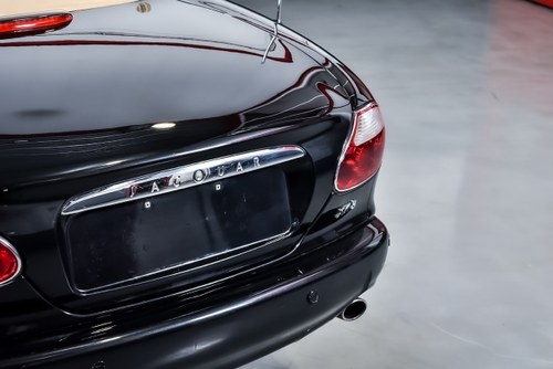2002 Jaguar XK8 Convertible 4,0L V8 à venda (imagem 90 de 107)