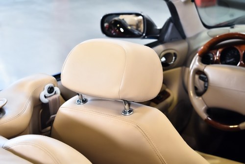 2002 Jaguar XK8 Convertible 4,0L V8 à venda (imagem 36 de 107)