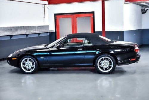 2002 Jaguar XK8 Convertible 4,0L V8 à venda (imagem 31 de 107)