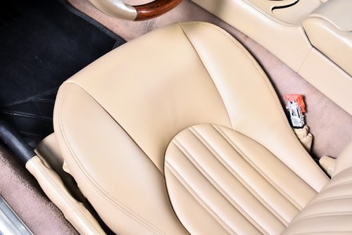 2002 Jaguar XK8 Convertible 4,0L V8 à venda (imagem 44 de 107)