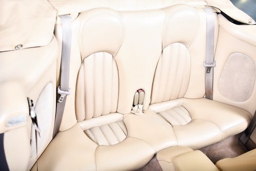 2002 Jaguar XK8 Convertible 4,0L V8 à venda (imagem 63 de 107)