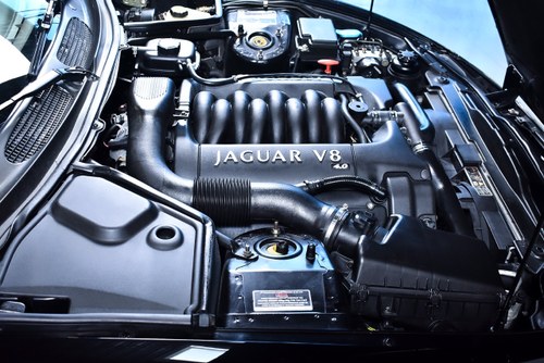 2002 Jaguar XK8 Convertible 4,0L V8 à venda (imagem 99 de 107)