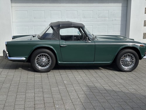 1966 Triumph TR4A IRS Te koop (foto 34 van 180)