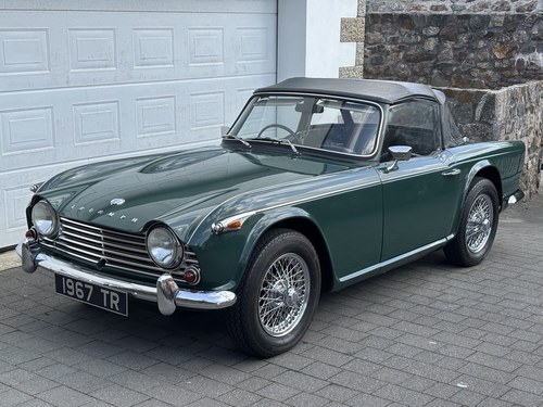 1966 Triumph TR4A IRS Te koop (foto 17 van 180)