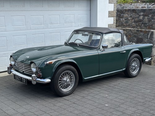 1966 Triumph TR4A IRS Te koop (foto 18 van 180)