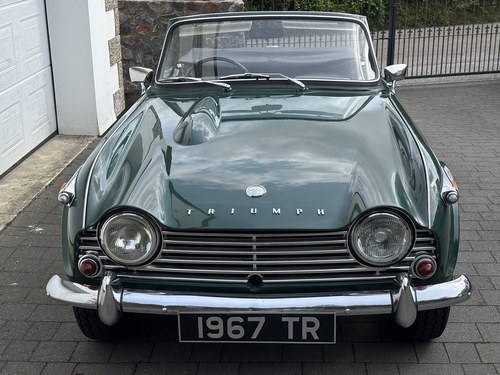 1966 Triumph TR4A IRS Te koop (foto 37 van 180)