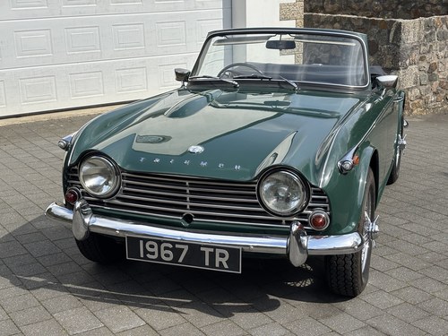 1966 Triumph TR4A IRS Te koop (foto 39 van 180)