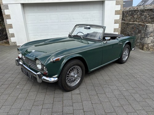 1966 Triumph TR4A IRS Te koop (foto 12 van 180)