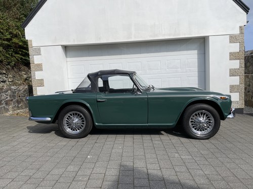 1966 Triumph TR4A IRS Te koop (foto 31 van 180)