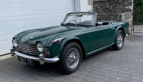 1966 Triumph TR4A IRS Te koop (foto 2 van 180)