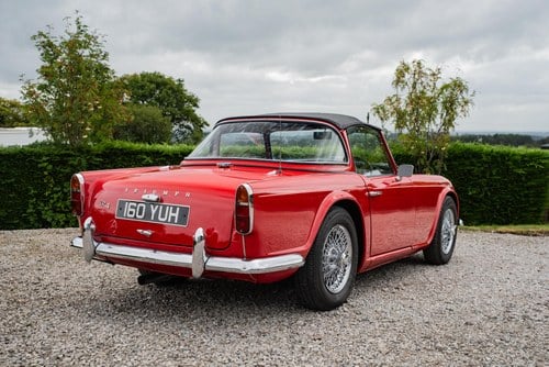 1962 Triumph TR4 Surrey Top zum Verkauf (Bild 24 von 253)