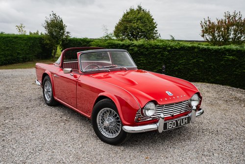 1962 Triumph TR4 Surrey Top zum Verkauf (Bild 1 von 253)