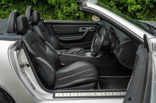 2002 Mercedes-Benz R170 SLK230 Special Edition Te koop (foto 21 van 127)