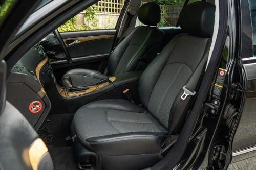 2008 Mercedes-Benz E280 Avantgarde Estate (W211) In vendita (immagine 23 di 132)