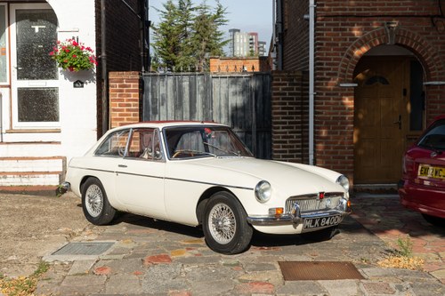 1966 MG MGB GT For Sale (picture 2 of 137)