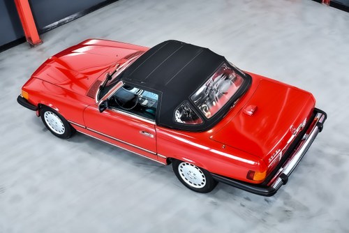 1986 Mercedes-Benz 560SL (R107) In vendita (immagine 35 di 102)