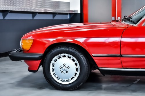 1986 Mercedes-Benz 560SL (R107) In vendita (immagine 77 di 102)