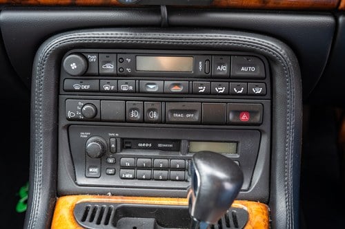 1997 Jaguar XK8 Coupe (X100) For Sale (picture 4 of 115)