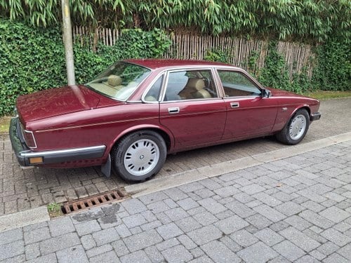 1989 Jaguar XJ6 3.6 Sovereign XJ40 For Sale (picture 8 of 76)