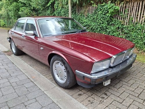 1989 Jaguar XJ6 3.6 Sovereign XJ40 For Sale (picture 3 of 76)