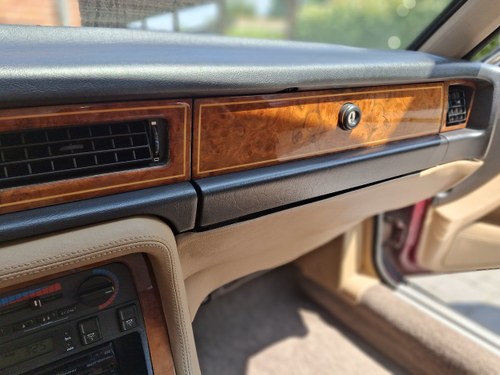 1989 Jaguar XJ6 3.6 Sovereign XJ40 For Sale (picture 17 of 76)