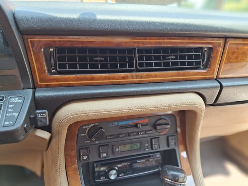 1989 Jaguar XJ6 3.6 Sovereign XJ40 For Sale (picture 18 of 76)