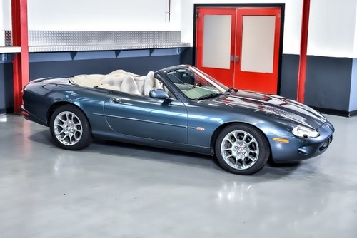 2000 Jaguar XKR Convertible 4.0L V8 à vendre (picture 7 of 103)