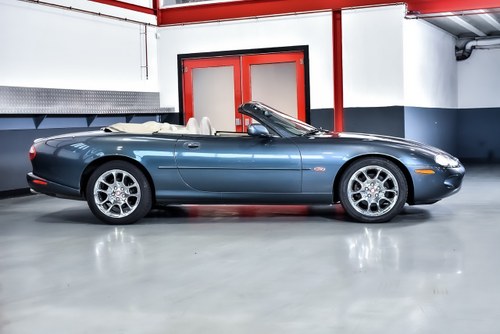 2000 Jaguar XKR Convertible 4.0L V8 à vendre (picture 10 of 103)