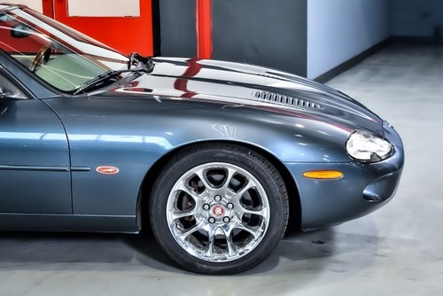 2000 Jaguar XKR Convertible 4.0L V8 à vendre (picture 63 of 103)