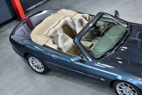 2000 Jaguar XKR Convertible 4.0L V8 à vendre (picture 74 of 103)