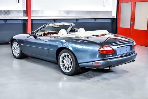 2000 Jaguar XKR Convertible 4.0L V8 à vendre (picture 15 of 103)