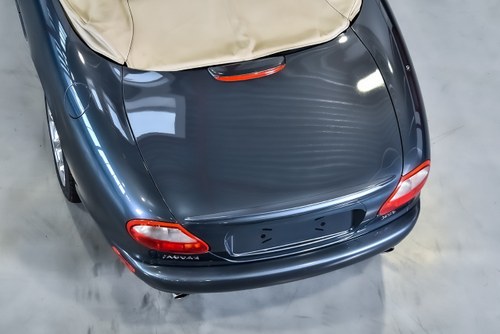 2000 Jaguar XKR Convertible 4.0L V8 à vendre (picture 87 of 103)