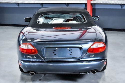 2000 Jaguar XKR Convertible 4.0L V8 à vendre (picture 21 of 103)