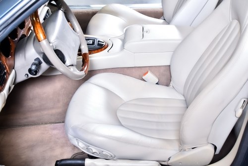 2000 Jaguar XKR Convertible 4.0L V8 à vendre (picture 32 of 103)