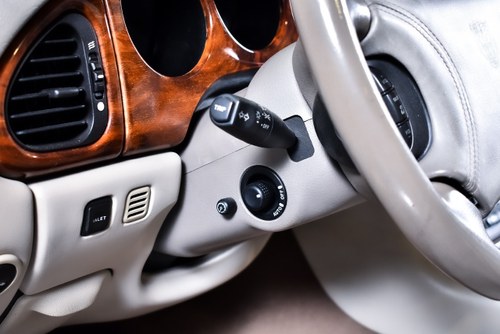 2000 Jaguar XKR Convertible 4.0L V8 à vendre (picture 40 of 103)